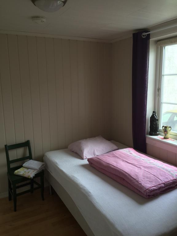 Mandal Privat Rom Og Husutleie Apartamento Exterior foto